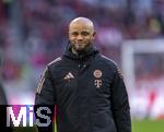 23.02.2025, Fussball 1. Bundesliga 2024/2025, 23. Spieltag,  FC Bayern Mnchen - Eintracht Frankfurt, in der Allianz-Arena Mnchen.  Trainer Vincent Kompany (FC Bayern Mnchen) gut gelaunt 