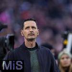 23.02.2025, Fussball 1. Bundesliga 2024/2025, 23. Spieltag,  FC Bayern Mnchen - Eintracht Frankfurt, in der Allianz-Arena Mnchen. Trainer Dino Toppmller (Eintracht Frankfurt) vor dem Spiel beim Interview.