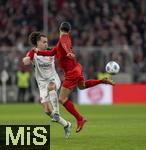 23.02.2025, Fussball 1. Bundesliga 2024/2025, 23. Spieltag,  FC Bayern Mnchen - Eintracht Frankfurt, in der Allianz-Arena Mnchen.  re: Leroy Sane (Bayern Mnchen) jongliert den Ball mit der Hacke.