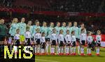 25.02.2025, UEFA Women's Nations League 2024/25, 2. Spieltag, Deutschland - sterreich, im Max-Morlock-Stadion in Nrnberg.  sterreichs Spielerinnen bei der Nationalhymne