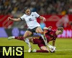 25.02.2025, UEFA Women's Nations League 2024/25, 2. Spieltag, Deutschland - sterreich, im Max-Morlock-Stadion in Nrnberg. Laura Feiersinger (sterreich) gegen Giulia Gwinn (Deutschland) 