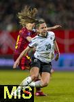 25.02.2025, UEFA Women's Nations League 2024/25, 2. Spieltag, Deutschland - sterreich, im Max-Morlock-Stadion in Nrnberg. v.lI. Elisa Sen (Deutschland)  gegen Lilli Purtscheller (sterreich).