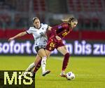 25.02.2025, UEFA Women's Nations League 2024/25, 2. Spieltag, Deutschland - sterreich, im Max-Morlock-Stadion in Nrnberg. v.lI. Laura Feiersinger (sterreich) gegen Julia Brand (Deutschland) 