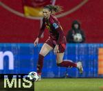 25.02.2025, UEFA Women's Nations League 2024/25, 2. Spieltag, Deutschland - sterreich, im Max-Morlock-Stadion in Nrnberg. Julia Brand (Deutschland) am Ball 