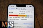 27.02.2025, Thema Smartphone-Nutzung, Apple iPhone13, Speicherbelegung im internen Speicher des Telefones betrgt 126 GB von 128 GB und ist damit fast voll mit Bildern, Apps etc.
  