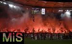 28.02.2025, Fussball 1. Bundesliga 2024/2025, 24. Spieltag,  VfB Stuttgart - FC Bayern Mnchen, in der MHP-Arena Stuttgart. Pyro im Fanblock des VfB Stuttgart

