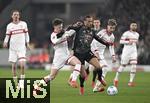 28.02.2025, Fussball 1. Bundesliga 2024/2025, 24. Spieltag,  VfB Stuttgart - FC Bayern Mnchen, in der MHP-Arena Stuttgart. (L-R) Angelo Stiller (VfB Stuttgart) gegen Leroy Sane (Bayern Mnchen), Atakan Karazor (VfB Stuttgart)

