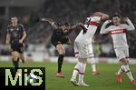 28.02.2025, Fussball 1. Bundesliga 2024/2025, 24. Spieltag,  VfB Stuttgart - FC Bayern Mnchen, in der MHP-Arena Stuttgart. (L-R) Leroy Sane (Bayern Mnchen) gegen Jeff Chabot (VfB Stuttgart)

