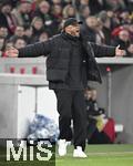 28.02.2025, Fussball 1. Bundesliga 2024/2025, 24. Spieltag,  VfB Stuttgart - FC Bayern Mnchen, in der MHP-Arena Stuttgart. Trainer Vincent Kompany (Bayern Mnchen)

