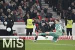 28.02.2025, Fussball 1. Bundesliga 2024/2025, 24. Spieltag,  VfB Stuttgart - FC Bayern Mnchen, in der MHP-Arena Stuttgart. Tor zum 1:3, (L-R) Torschtze Kingsley Coman (Bayern Mnchen) gegen Torwart Alexander Nbel (VfB Stuttgart)

