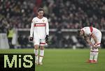 28.02.2025, Fussball 1. Bundesliga 2024/2025, 24. Spieltag,  VfB Stuttgart - FC Bayern Mnchen, in der MHP-Arena Stuttgart. (L-R) Jacob Bruun Larsen (Stuttgart) und Ermedin Demirovic (VfB Stuttgart) enttuscht

