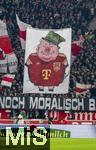 28.02.2025, Fussball 1. Bundesliga 2024/2025, 24. Spieltag,  VfB Stuttgart - FC Bayern Mnchen, in der MHP-Arena Stuttgart.  Fans Stuttgart verunglimpfen die Bayern mit ihrem 125-Jhrigen Jubilum: 125 Jahre alt und immer noch moralisch Bankrott!  Dazu ein Bild mit einem rosa Schweinchen mit Bayerntrikot und Trachtenhut.