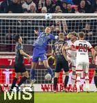 28.02.2025, Fussball 1. Bundesliga 2024/2025, 24. Spieltag,  VfB Stuttgart - FC Bayern Mnchen, in der MHP-Arena Stuttgart. Torwart Manuel Neuer (FC Bayern Mnchen) in Aktion.