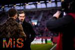 02.03.2025, Fussball 1. Bundesliga 2024/2025, 24. Spieltag, FC Augsburg - SC Freiburg, in der WWK-Arena Augsburg, Trainer Julian Schuster (SC Freiburg) beim Interview am Spielfeldrand.