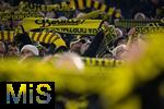 04.03.2025, Fussball UEFA Champions League 2024/2025, Achtelfinale, Borussia Dortmund - Lille OSC, im Signal-Iduna-Park, Fanschal Borussia Dortmund ?Borusse?


