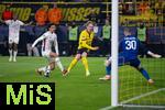 04.03.2025, Fussball UEFA Champions League 2024/2025, Achtelfinale, Borussia Dortmund - Lille OSC, im Signal-Iduna-Park, Ayyoub Bouaddi (OSC Lille), Julian Brandt (Borussia Dortmund), Lucas Chevalier (OSC Lille)


