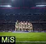 05.03.2025,  Fussball UEFA Championsleague 2024/2025: Achtelfinale, FC Bayern Mnchen - Bayer Leverkusen, in der Allianz-Arena Mnchen.  Mannschaftsfoto Bayern Mnchen, mit Torwart Manuel Neuer (FC Bayern Mnchen), Dayot Upamecano (FC Bayern Mnchen), Min-jae Kim (Bayern Mnchen, Minjae Kim), Konrad Laimer (FC Bayern Mnchen), Leon Goretzka (FC Bayern Mnchen), Michael Olise (FC Bayern Mnchen), vorne v.li: Alphonso Davies (FC Bayern Mnchen), Harry Kane (FC Bayern Mnchen), Jamal Musiala (FC Bayern Mnchen), Kingsley Coman (FC Bayern Mnchen), Joshua Kimmich (FC Bayern Mnchen) 