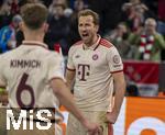 05.03.2025,  Fussball UEFA Championsleague 2024/2025: Achtelfinale, FC Bayern Mnchen - Bayer Leverkusen, in der Allianz-Arena Mnchen.  Torjubel von Harry Kane (re, FC Bayern Mnchen), Joshua Kimmich (FC Bayern Mnchen) 