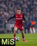 05.03.2025,  Fussball UEFA Championsleague 2024/2025: Achtelfinale, FC Bayern Mnchen - Bayer Leverkusen, in der Allianz-Arena Mnchen.  Florian Wirtz (Leverkusen) am Ball 