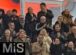 05.03.2025,  Fussball UEFA Championsleague 2024/2025: Achtelfinale, FC Bayern Mnchen - Bayer Leverkusen, in der Allianz-Arena Mnchen. Freude bei einem Torerfolg der Bayern auf der Ehrentribne, mit Ex-Vorstandsvorsitzender Karl-Heinz Rummenigge (FC Bayern Mnchen), Ehren-Prsident Uli Hoene (FC Bayern Mnchen, Hoeness), 