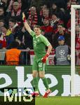 05.03.2025,  Fussball UEFA Championsleague 2024/2025: Achtelfinale, FC Bayern Mnchen - Bayer Leverkusen, in der Allianz-Arena Mnchen. Torwart Jonas Urbig (FC Bayern Mnchen) 