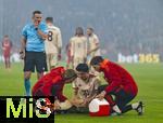 05.03.2025,  Fussball UEFA Championsleague 2024/2025: Achtelfinale, FC Bayern Mnchen - Bayer Leverkusen, in der Allianz-Arena Mnchen. Min-jae Kim (Bayern Mnchen, Minjae Kim) verletzt am Boden.