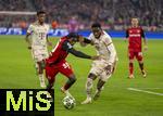 05.03.2025,  Fussball UEFA Championsleague 2024/2025: Achtelfinale, FC Bayern Mnchen - Bayer Leverkusen, in der Allianz-Arena Mnchen. v.li: Jeremie Frimpong (Leverkusen) gegen Alphonso Davies (FC Bayern Mnchen) 