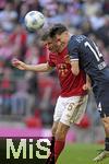 08.03.2025, Fussball 1. Bundesliga 2024/2025, 25. Spieltag,  FC Bayern Mnchen - VfL Bochum, in der Allianz-Arena Mnchen. v.li: Thomas Mller (FC Bayern Mnchen) gegen Tim Oermann (VfL Bochum) 

