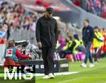 08.03.2025, Fussball 1. Bundesliga 2024/2025, 25. Spieltag,  FC Bayern Mnchen - VfL Bochum, in der Allianz-Arena Mnchen. Trainer Vincent Kompany (FC Bayern Mnchen) nachdenklich 