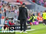 08.03.2025, Fussball 1. Bundesliga 2024/2025, 25. Spieltag,  FC Bayern Mnchen - VfL Bochum, in der Allianz-Arena Mnchen. Trainer Vincent Kompany (FC Bayern Mnchen) nachdenklich 