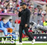 08.03.2025, Fussball 1. Bundesliga 2024/2025, 25. Spieltag,  FC Bayern Mnchen - VfL Bochum, in der Allianz-Arena Mnchen. Trainer Vincent Kompany (FC Bayern Mnchen) nachdenklich 