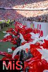 08.03.2025, Fussball 1. Bundesliga 2024/2025, 25. Spieltag,  FC Bayern Mnchen - VfL Bochum, in der Allianz-Arena Mnchen. Nach der groen Choreografie zum 125 Jhrigen Vereinsjubilum ber das ganze Stadionrund liegen die Plastikelemente im Innenraum verteilt 