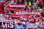 08.03.2025, Fussball 1. Bundesliga 2024/2025, 25. Spieltag,  FC Bayern Mnchen - VfL Bochum, in der Allianz-Arena Mnchen.  Bayernfans schwenken ihre Fanschals. 