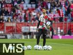 08.03.2025, Fussball 1. Bundesliga 2024/2025, 25. Spieltag,  FC Bayern Mnchen - VfL Bochum, in der Allianz-Arena Mnchen. Torwart Sven Ulreich (FC Bayern Mnchen) beim Aufwrmen.