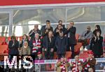 08.03.2025, Fussball 1. Bundesliga 2024/2025, 25. Spieltag,  FC Bayern Mnchen - VfL Bochum, in der Allianz-Arena Mnchen. Freude nach einem Treffer bei Ehren-Prsident Uli Hoene (FC Bayern Mnchen, Hoeness), Geschftsfhrer Michael Diederich (FC Bayern Mnchen), Sportvorstand Max Eberl (Bayern Mnchen), Vorstandsvorsitzender Jan-Christian Dreesen (FC Bayern Mnchen), Prsident Herbert Hainer (FC Bayern) auf der Ehrentribne 