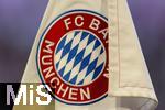 08.03.2025, Fussball 1. Bundesliga 2024/2025, 25. Spieltag,  FC Bayern Mnchen - VfL Bochum, in der Allianz-Arena Mnchen. Das Bayern-Vereinswappen auf der Eckfahne 