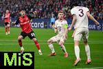 11.03.2025, Fussball UEFA Champions League 2024/2025, Achtelfinale, Bayer 04 Leverkusen - FC Bayern Mnchen, in der BayArena, Exequiel Palacios (Bayer Leverkusen), Joshua Kimmich (FC Bayern Mnchen)


