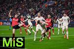 11.03.2025, Fussball UEFA Champions League 2024/2025, Achtelfinale, Bayer 04 Leverkusen - FC Bayern Mnchen, in der BayArena, Granit Xhaka (Bayer Leverkusen), Joshua Kimmich (FC Bayern Mnchen)


