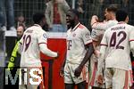 11.03.2025, Fussball UEFA Champions League 2024/2025, Achtelfinale, Bayer 04 Leverkusen - FC Bayern Mnchen, in der BayArena, Alphonso Davies (FC Bayern Mnchen) freut sich ber das Tor zum 0:2, Dayot Upamecano (FC Bayern Mnchen)


