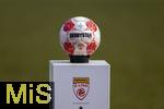 01.03.2025, Fussball Admiral 2.Liga sterreich 2024/2025, SW Bregenz - FC Liefering, in Bregenz im ImmoAgentur Stadion, Der offizielle Spielball von Derbystar liegt auf der Stele bereit.