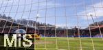 19.04.2025, Fussball 1. Bundesliga 2024/2025, 30. Spieltag, 1.FC Heidenheim - FC Bayern Mnchen, in der Voith-Arena Heidenheim. Torschuss zum 1:0 von Harry Kane (rechts hinten, FC Bayern Mnchen), li; Torwart Kevin Mller (1. FC Heidenheim 1846) am Boden. Raphael Guerreiro (FC Bayern Mnchen) jubelt 

