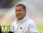 19.04.2025, Fussball 1. Bundesliga 2024/2025, 30. Spieltag, 1.FC Heidenheim - FC Bayern Mnchen, in der Voith-Arena Heidenheim. Sportvorstand Max Eberl (Bayern Mnchen) nachdenklich 