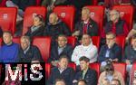19.04.2025, Fussball 1. Bundesliga 2024/2025, 30. Spieltag, 1.FC Heidenheim - FC Bayern Mnchen, in der Voith-Arena Heidenheim. Geschftsfhrer Michael Diederich (FC Bayern Mnchen), Sportvorstand Max Eberl (Bayern Mnchen), Vorstandsvorsitzender Jan-Christian Dreesen (FC Bayern Mnchen) auf der Tribne 