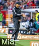 19.04.2025, Fussball 1. Bundesliga 2024/2025, 30. Spieltag, 1.FC Heidenheim - FC Bayern Mnchen, in der Voith-Arena Heidenheim. Torjubel Trainer Vincent Kompany (FC Bayern Mnchen) 