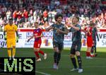 19.04.2025, Fussball 1. Bundesliga 2024/2025, 30. Spieltag, 1.FC Heidenheim - FC Bayern Mnchen, in der Voith-Arena Heidenheim. Torjubel Joshua Kimmich (re, FC Bayern Mnchen) mit Serge Gnabry (FC Bayern Mnchen) ohne Kapitnsbinde zum 4:0 Tor.