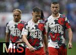 03.05.2025, Fussball 1. Bundesliga 2024/2025, 32. Spieltag, RB Leipzig - FC Bayern Mnchen, in der Red Bull Arena Leipzig, Joshua Kimmich (FC Bayern Mnchen) und Eric Dier (FC Bayern Mnchen) nachdenklich.


