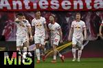 03.05.2025, Fussball 1. Bundesliga 2024/2025, 32. Spieltag, RB Leipzig - FC Bayern Mnchen, in der Red Bull Arena Leipzig, Benjamin Sesko (RB Leipzig) jubelt mit David Raum (RB Leipzig) 



