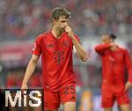 03.05.2025, Fussball 1. Bundesliga 2024/2025, 32. Spieltag, RB Leipzig - FC Bayern Mnchen, in der Red Bull Arena Leipzig, Thomas Mller (FC Bayern Mnchen) nachdenklich.


