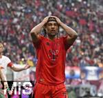 03.05.2025, Fussball 1. Bundesliga 2024/2025, 32. Spieltag, RB Leipzig - FC Bayern Mnchen, in der Red Bull Arena Leipzig, Serge Gnabry (FC Bayern Mnchen) ist gefrustet.


