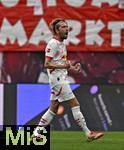 03.05.2025, Fussball 1. Bundesliga 2024/2025, 32. Spieltag, RB Leipzig - FC Bayern Mnchen, in der Red Bull Arena Leipzig, Kevin Kampl (RB Leipzig) jubelt.


